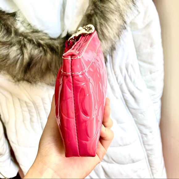 COACH⚡️Authentic Pink Pattern Leather Wristlet - Picture 4 of 9